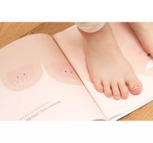 Load image into Gallery viewer, 溫柔系幼兒啟蒙互動繪本:小臉蛋 x 手指頭 x 腳趾頭