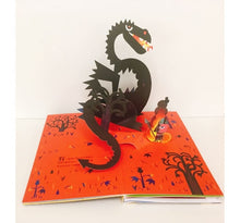 Load image into Gallery viewer, 蘿拉公主與金鈕扣立體書