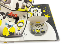 Load image into Gallery viewer, 奇妙翻翻立體書:白雪公主與七矮人